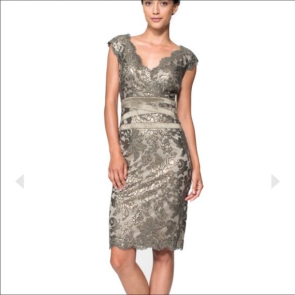 Tadashi Shoji Dresses & Skirts - Tadashi Shoji Metallic Dress EUC 6P